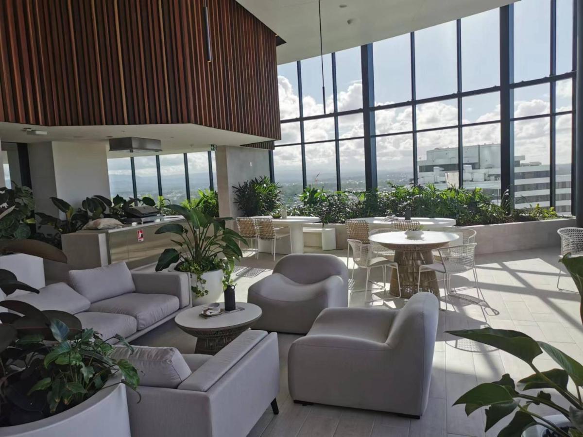 2 Bedroom Luxurious Family Apartment Next To Pacific Fair - Broadbeach Gold Coast Gc22 מראה חיצוני תמונה