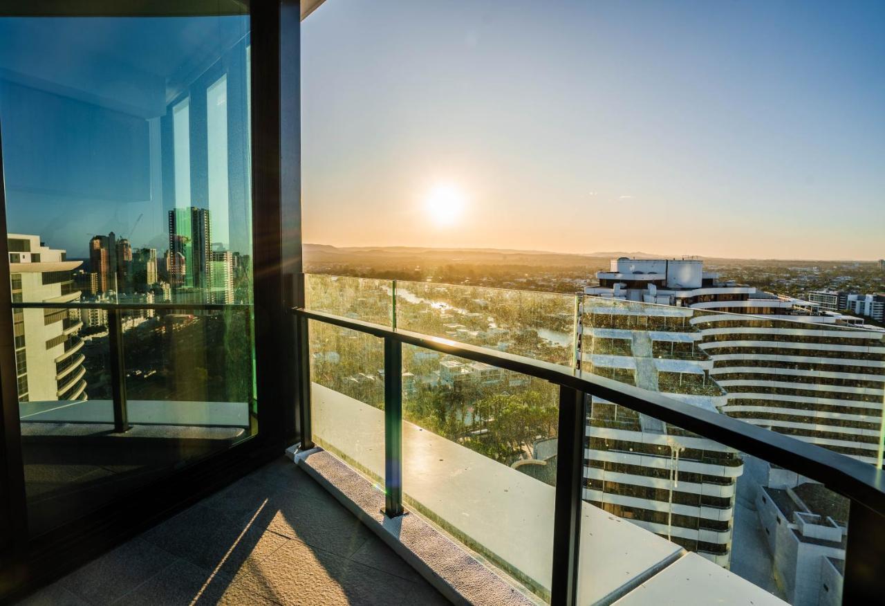 2 Bedroom Luxurious Family Apartment Next To Pacific Fair - Broadbeach Gold Coast Gc22 מראה חיצוני תמונה