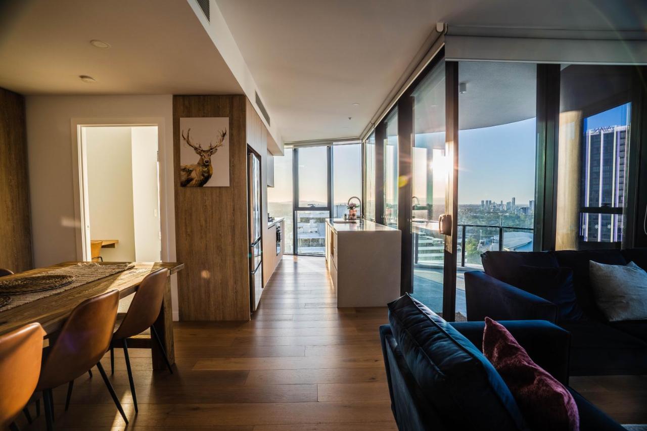2 Bedroom Luxurious Family Apartment Next To Pacific Fair - Broadbeach Gold Coast Gc22 מראה חיצוני תמונה