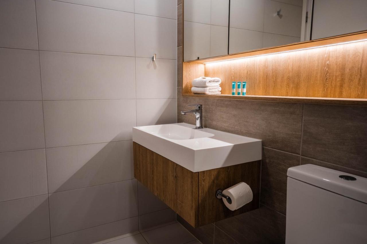 2 Bedroom Luxurious Family Apartment Next To Pacific Fair - Broadbeach Gold Coast Gc22 מראה חיצוני תמונה